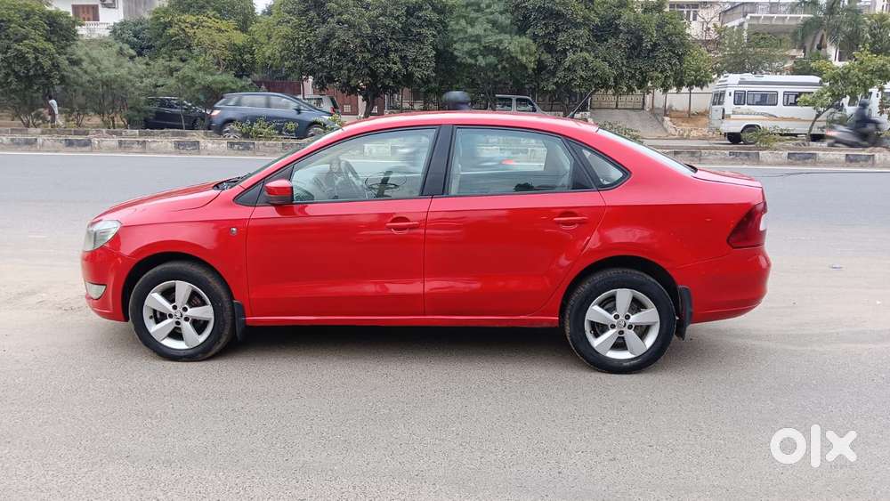 Skoda Rapid 1.5 Tdi Ambition Plus, 2015, Diesel