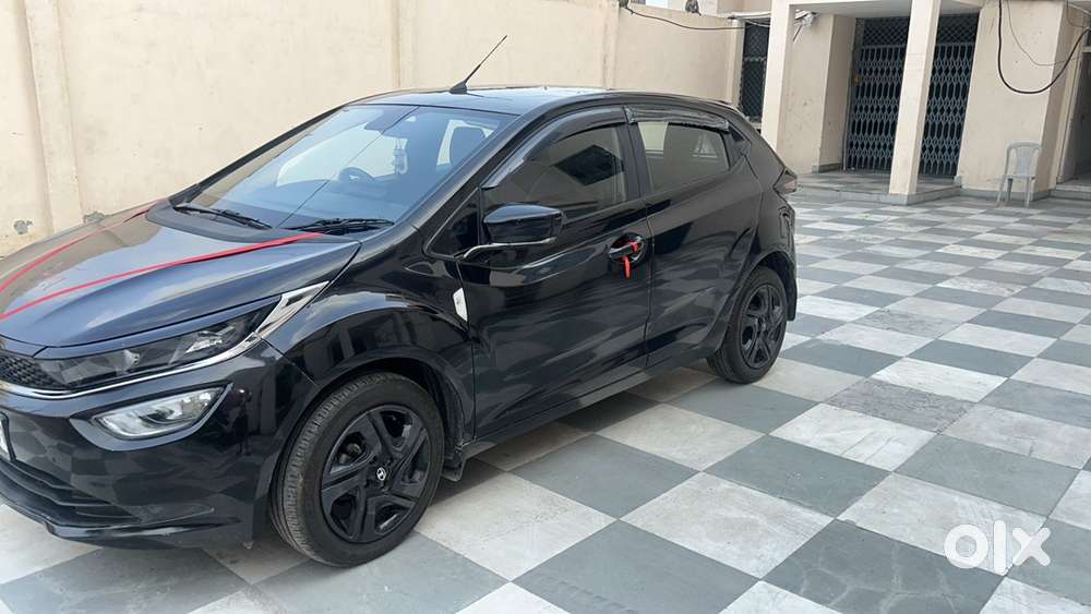 Tata Altroz Petrol 2023