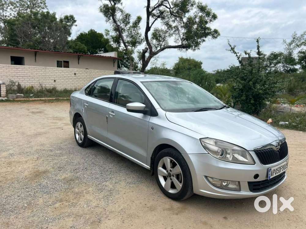 Skoda Rapid 1.5 Tdi At Ambition Plus, 2015, Diesel