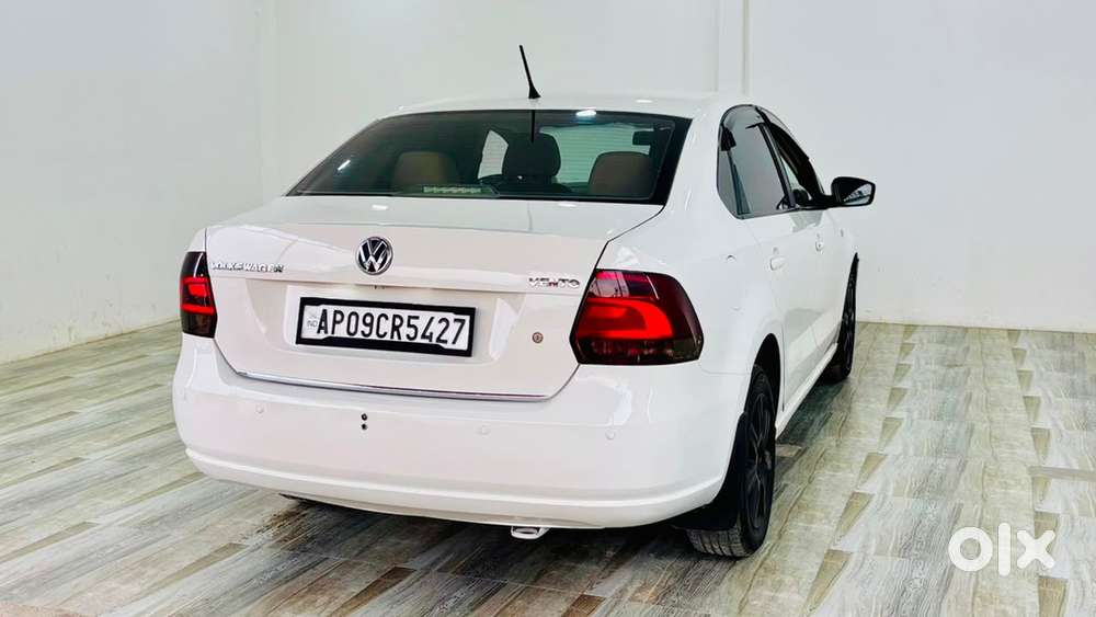 Volkswagen Vento 1.6 Highline (automatic)