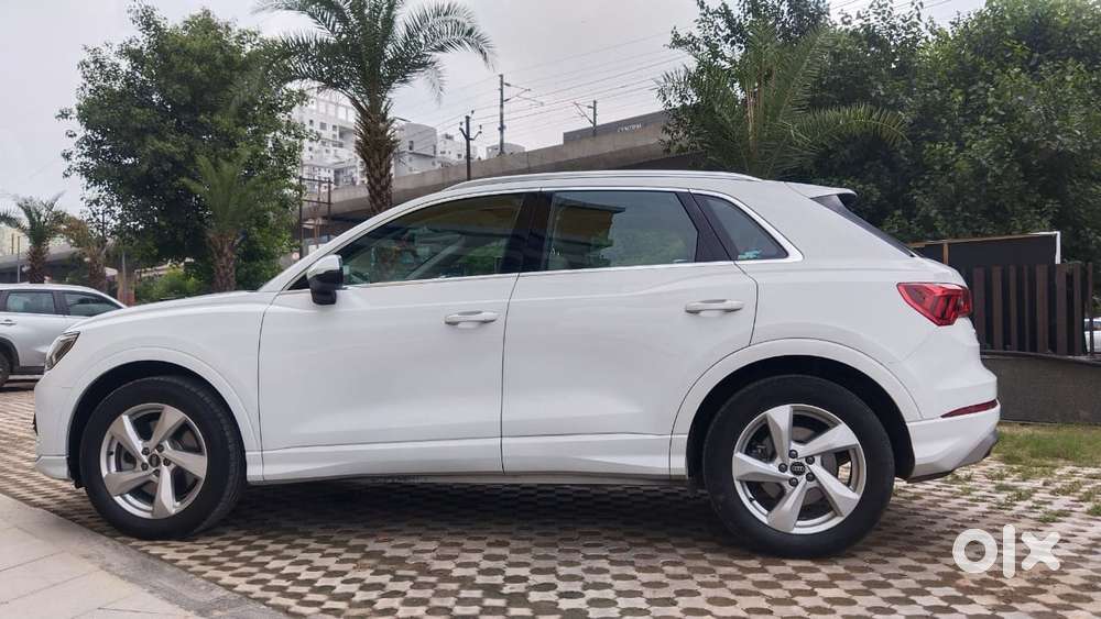 Audi Q3 40 Tfsi Premium Plus, 2025, Petrol