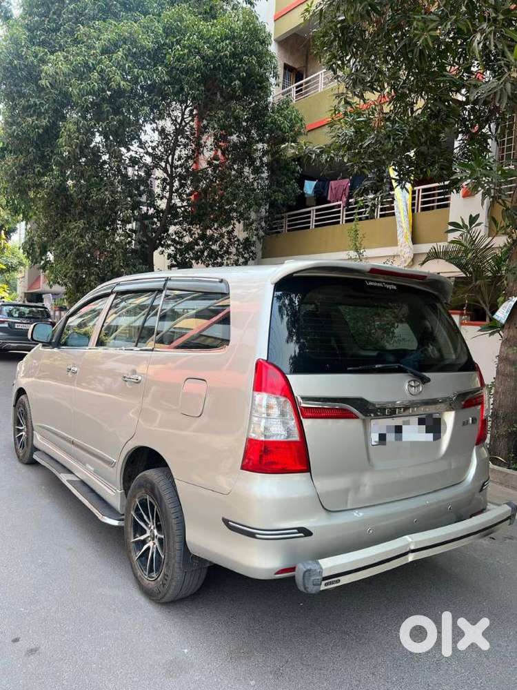 Toyota Innova 2.5 G (diesel) 8 Seater Bs Iv, 2016, Diesel