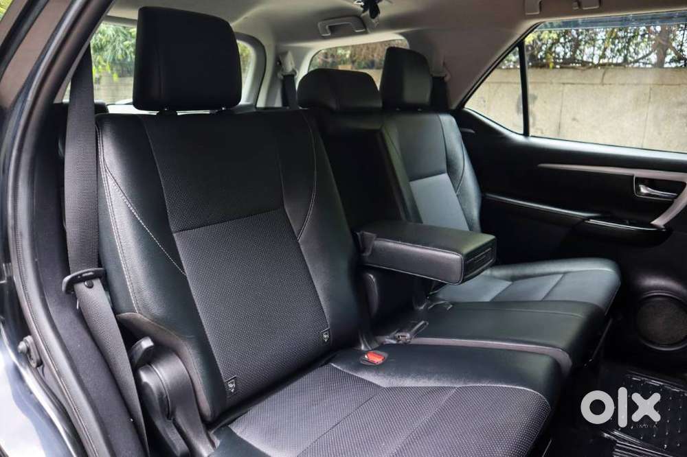 Toyota Fortuner 4x2 At 2.7 Petrol, 2022, Petrol