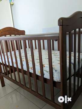 Baby cot 2024 urban ladder