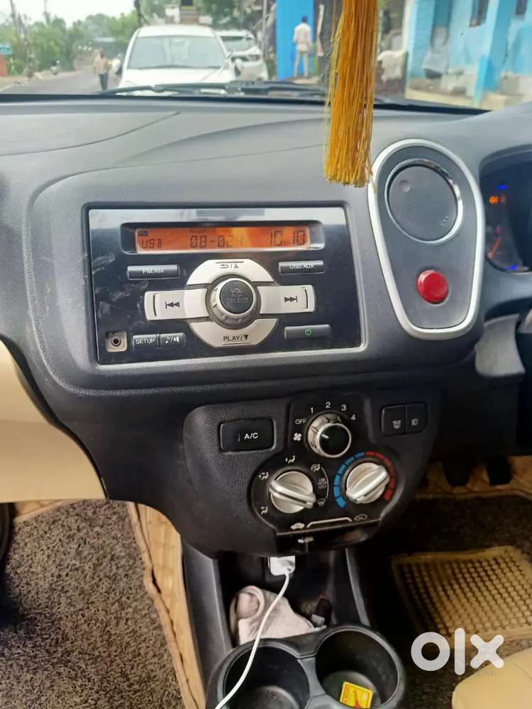 Honda Mobilio Top V Model