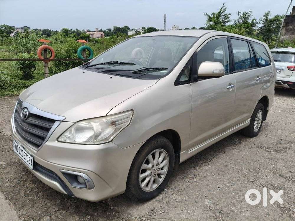 Toyota Innova 2.5 Vx (diesel) 8 Seater Bs Iv, 2014, Diesel