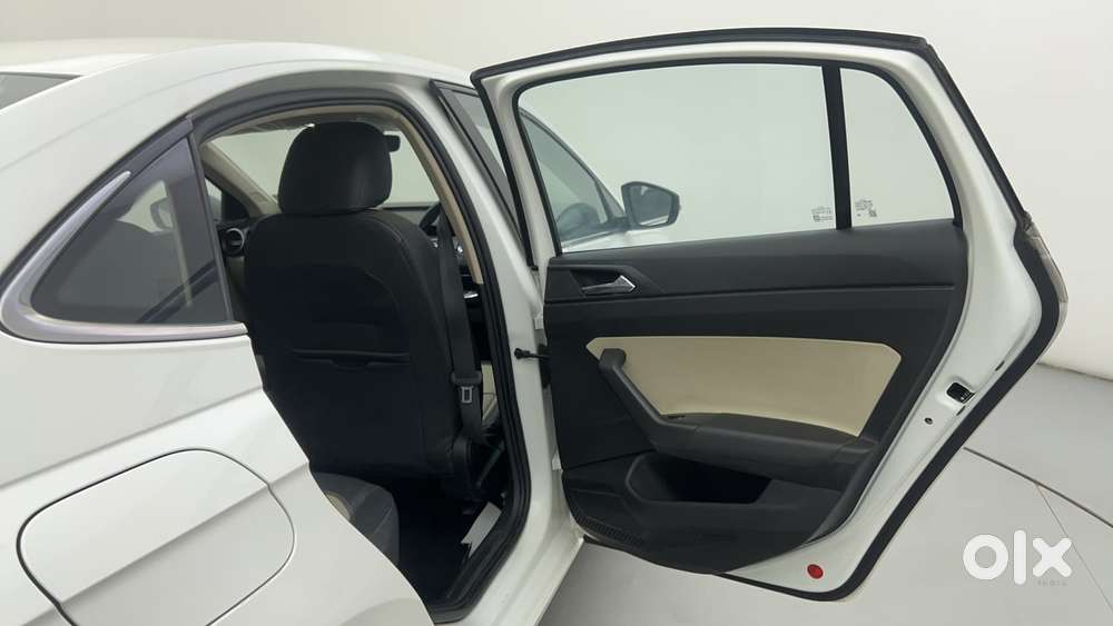 Skoda Slavia Style 1.0l Tsi At, 2022, Petrol