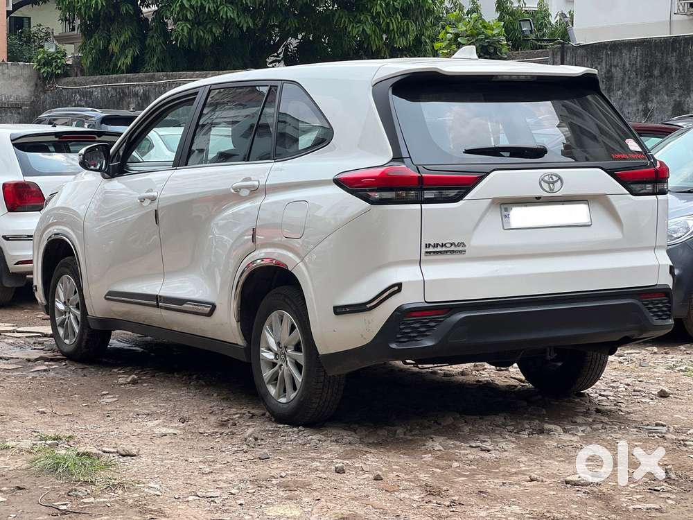 Toyota Innova Hycross 2.0 Gx 7 Str, 2025, Petrol