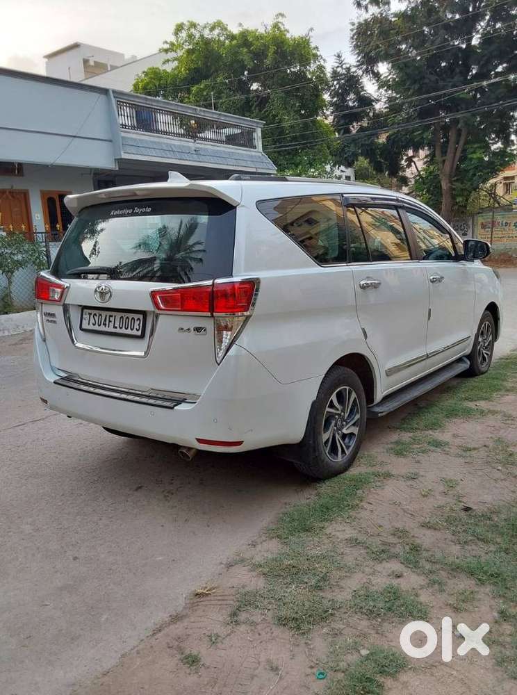 Toyota Innova Crysta 2.4 V 8 Str, 2023, Diesel