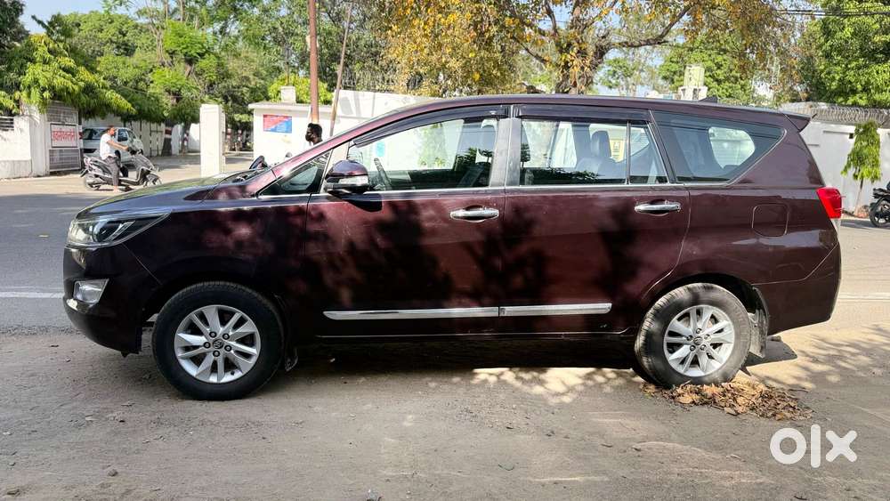 Toyota Innova Crysta 2.4 V, 2016, Diesel