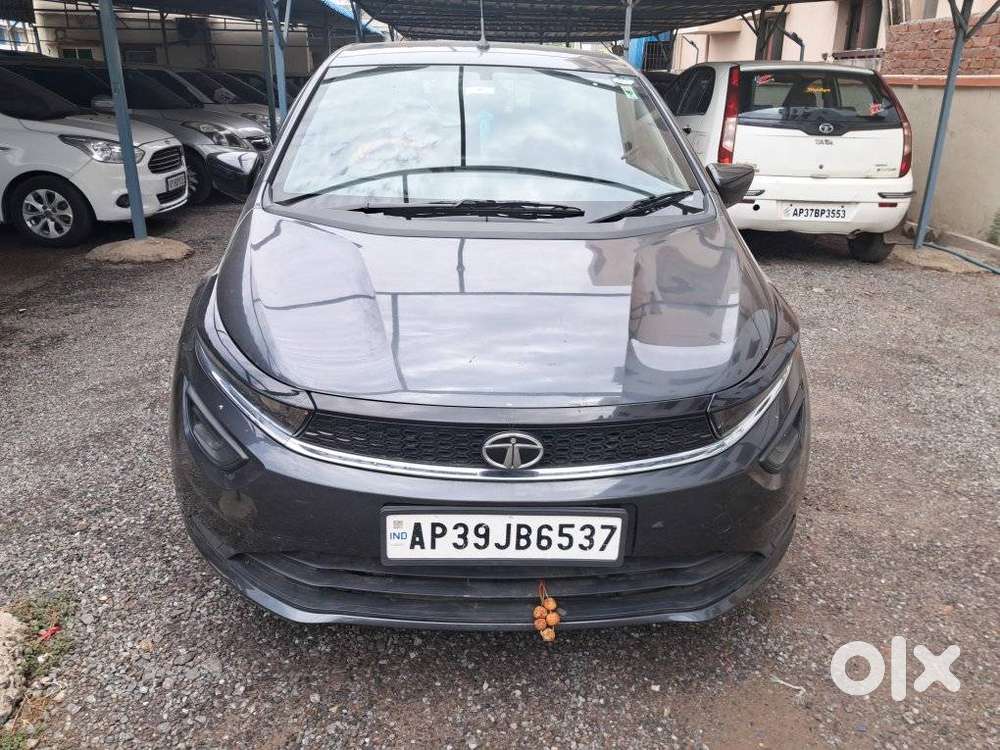 Tata Altroz 1.2 Xe, 2021, Petrol