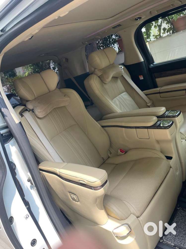 Toyota Vellfire, 2022, Petrol