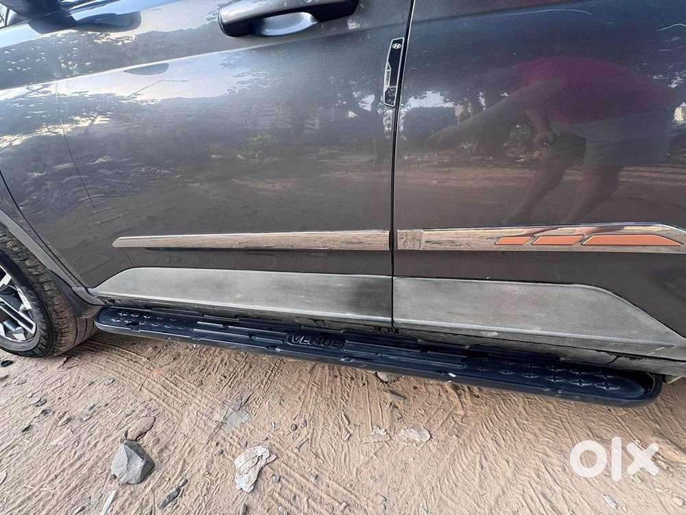 Hyundai Venue Automatic Petrol Feb 2025 Model