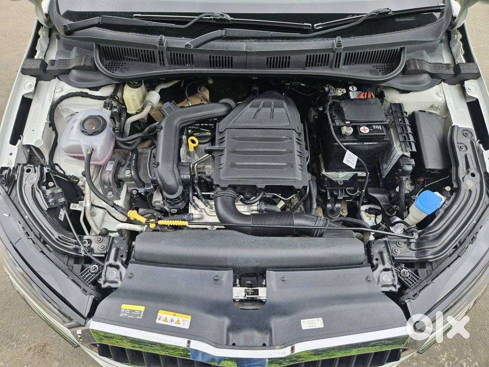 Skoda Slavia 1.0 Tsi Style At, 2023, Petrol