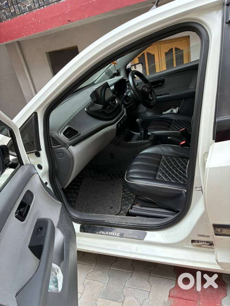 1st Owner And Complete Service Record