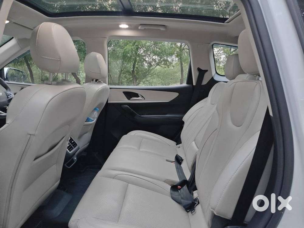 Mahindra Xuv700 2.0 Ax 7 Petrol At Luxury Pack Str, 2022, Petrol