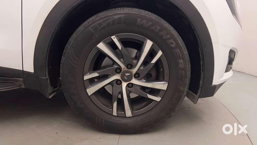 Mahindra Xuv700 2.2 Ax 5 Diesel At 7 Str, 2022, Diesel