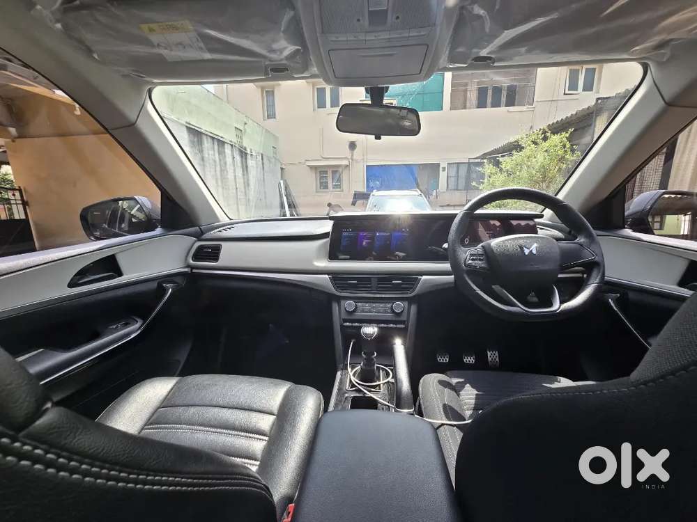 2022 Xuv 700 Ax 5 7 Str Petrol Manual