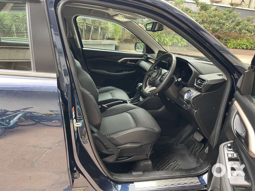 Maruti Suzuki Grand Vitara 1.5 Alpha Plus Intelligent Hybrid Ecvt, 2..