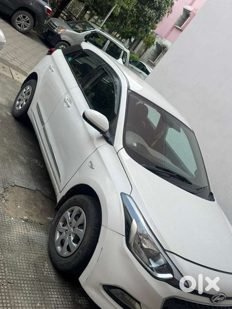 Hyundai Elite I20 2015 Petrol 110000 Km Driven