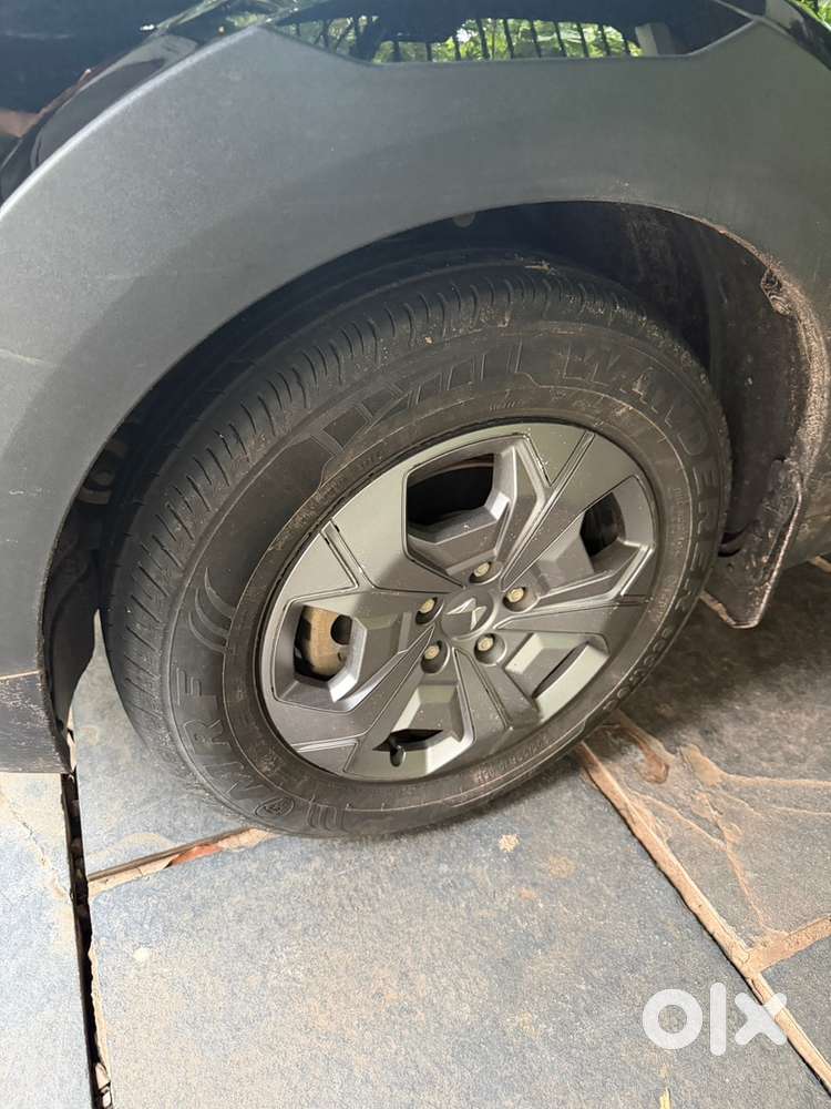 Mahindra Xuv 3xo 2025 Petrol 13000 Km Driven