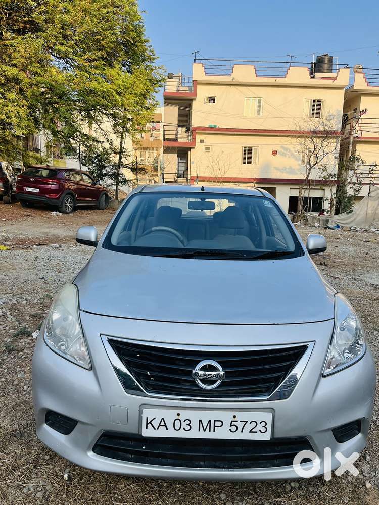 Nissan Sunny, 2011, Petrol