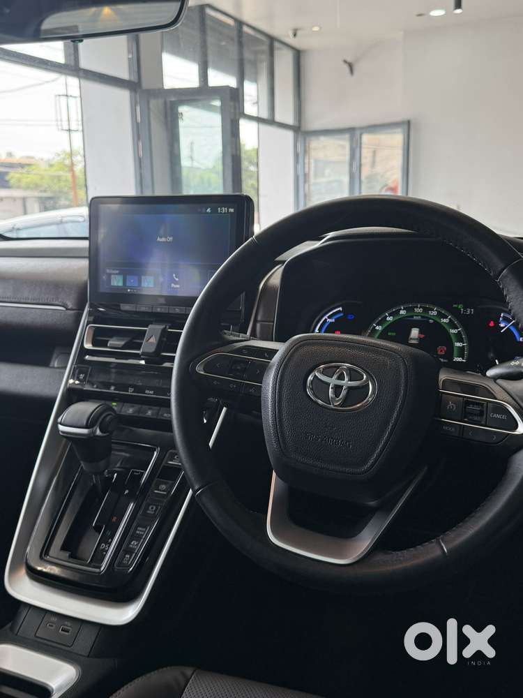 Toyota Innova Hycross 2.0 Zx Hybrid 7 Str, 2023, Cng & Hybrids
