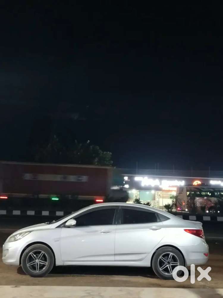 Hyundai Verna 2013