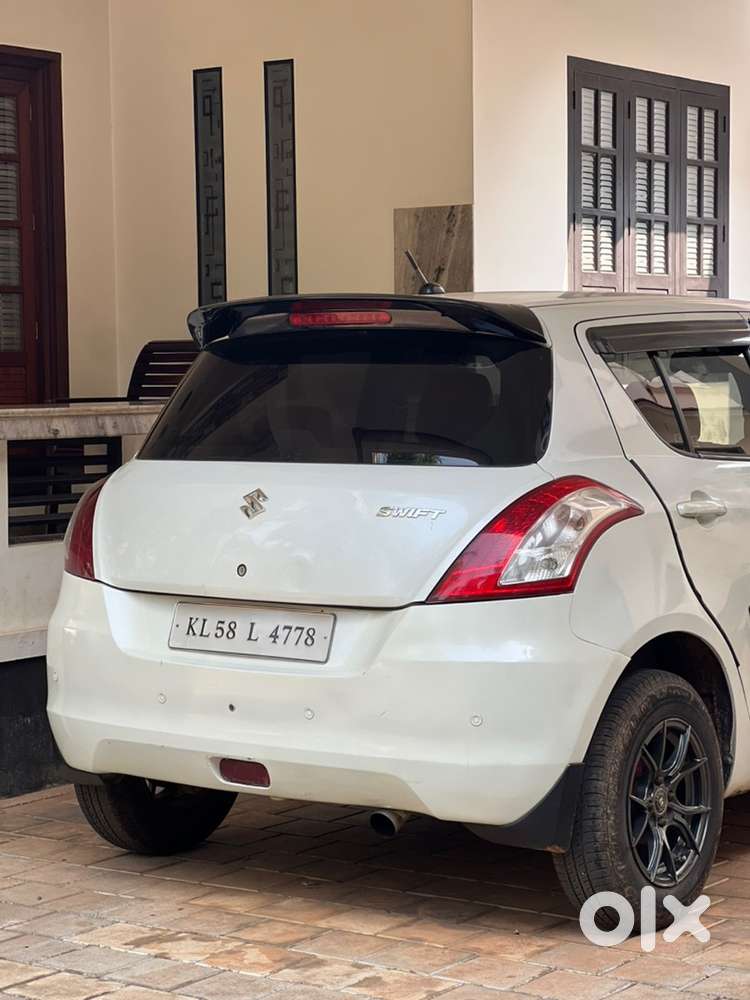 Maruti Suzuki Swift 2013 Diesel 129000 Km Driven