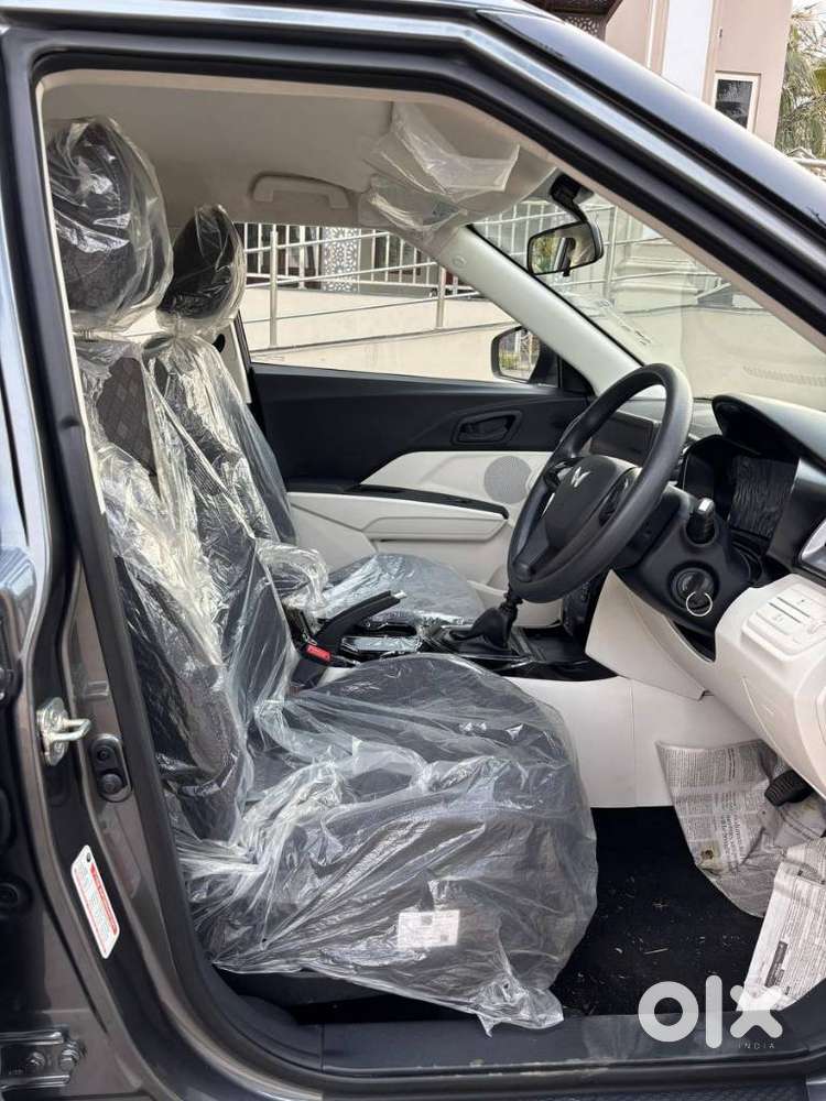 Mahindra Xuv 3xo Mx3, 2025, Petrol