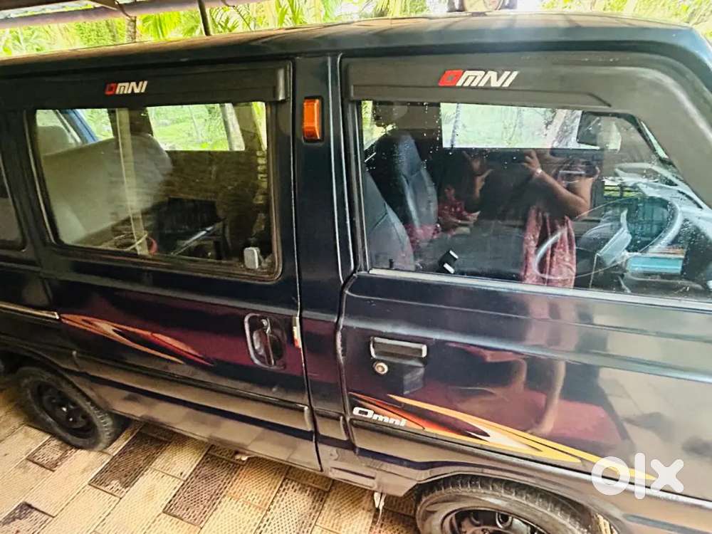 Maruti Suzuki Omni 2010