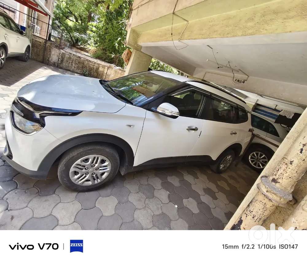 Kia Carens 2023 Petrol Well Maintained