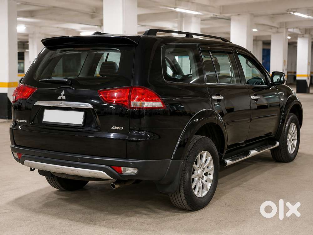 Mitsubishi Pajero Sports Automatic ₹1,100,000