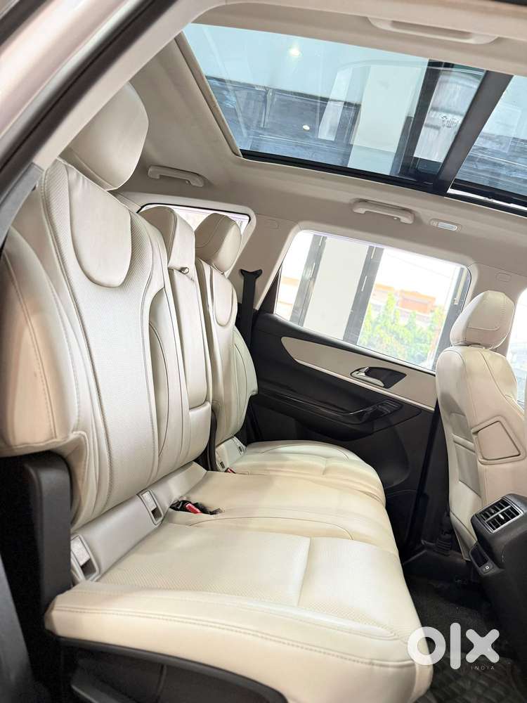 Mahindra Xuv700 2.2 Ax 7 Diesel At Luxury Pack Str, 2024, Diesel