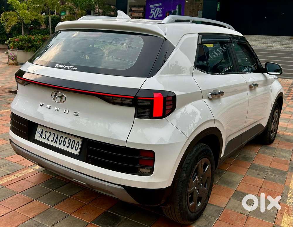 Hyundai Venue 1.2 S (o), 2023, Petrol