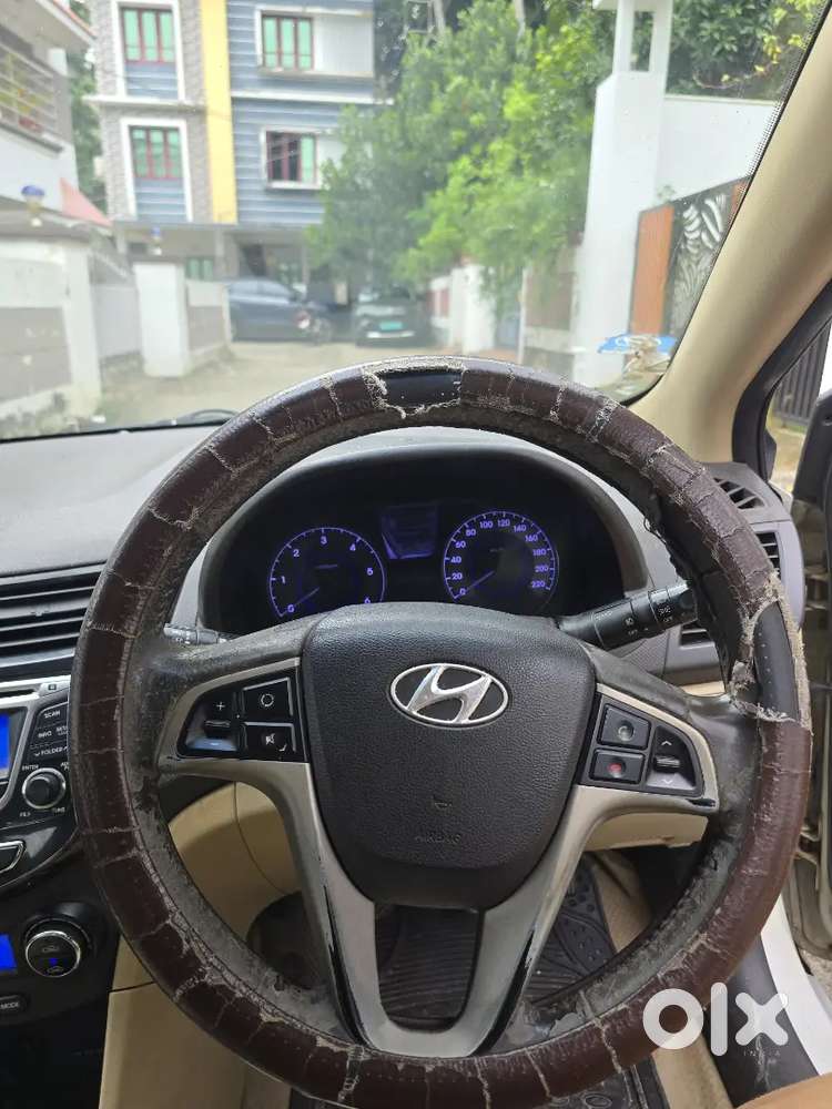 Hyundai Fluidic Verna Crdi 2012