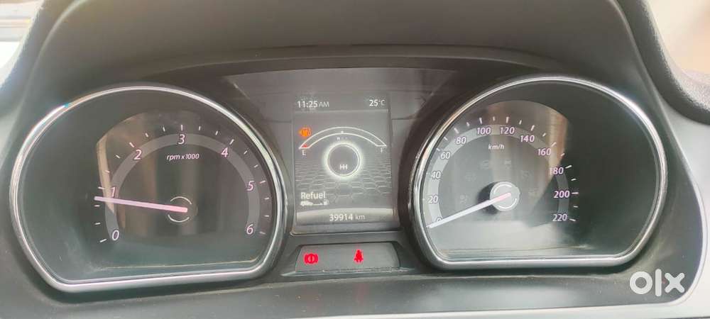 Tata Hexa 2.2 Xe 4x2 7 Str, 2018, Diesel