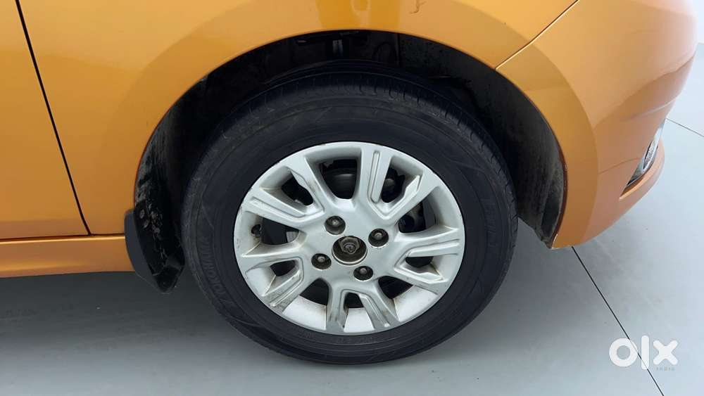 Tata Tiago Xza, 2017, Petrol