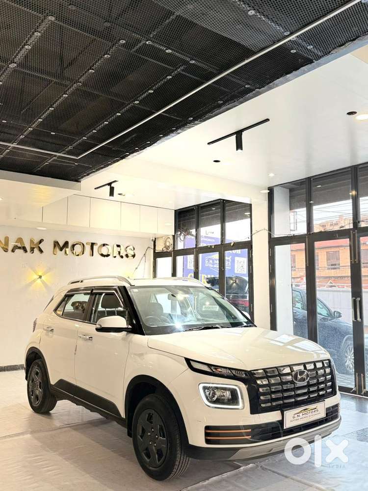 Hyundai Venue Sx Mt, 2023, Petrol