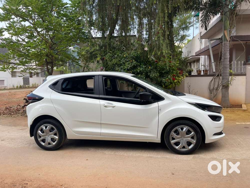 Tata Altroz 1.2 Xm Plus, 2021, Petrol