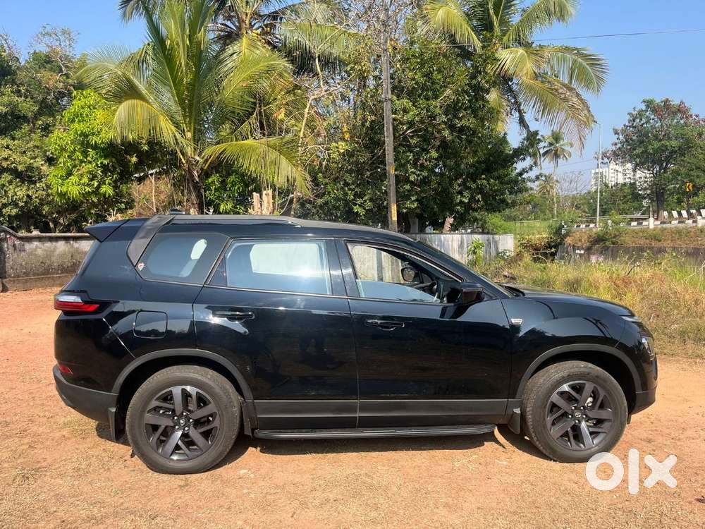 Tata Safari Dark Edition 2022