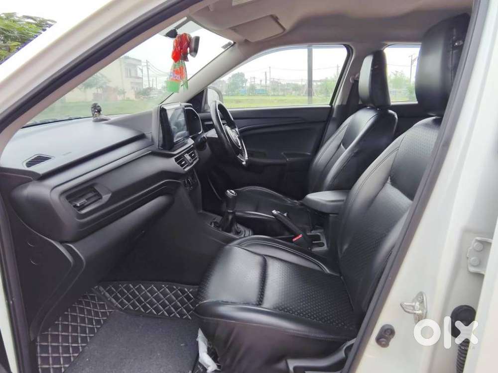 Maruti Suzuki Brezza 1.5 Lxi Smart Hybrid, 2023, Petrol