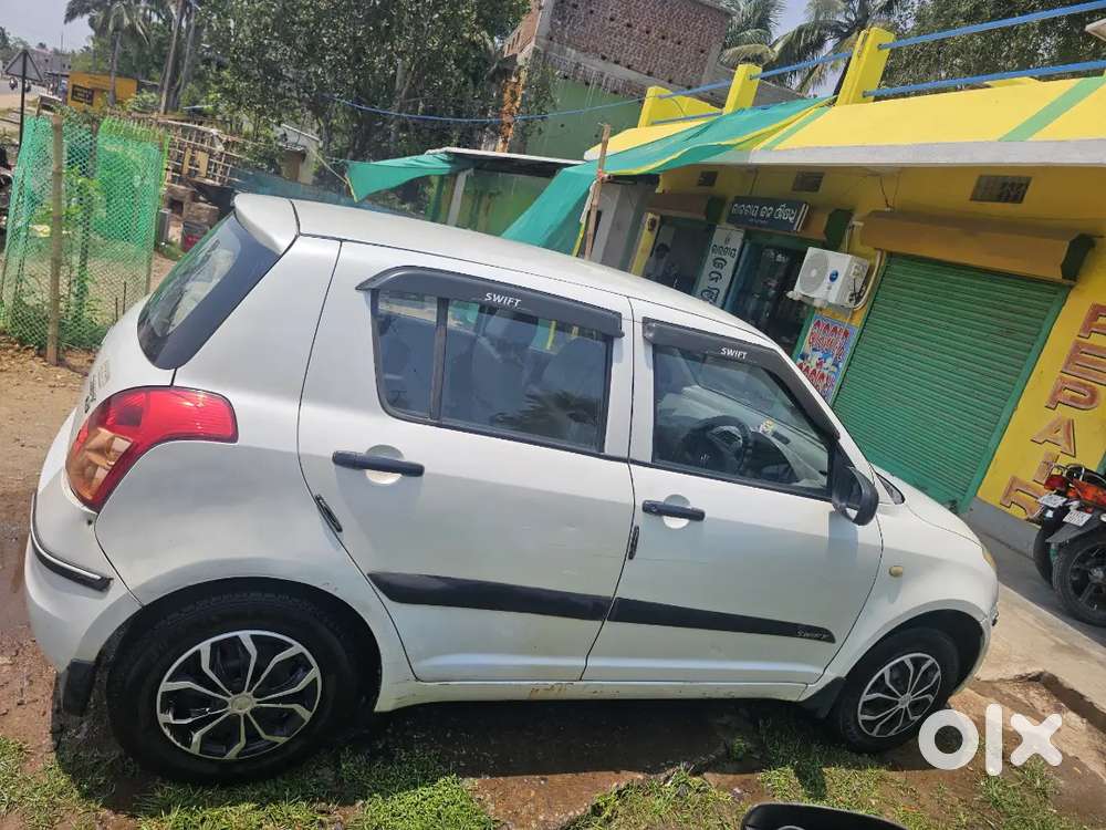 Maruti Suzuki Swift 2009 Petrol 143000 Km Driven