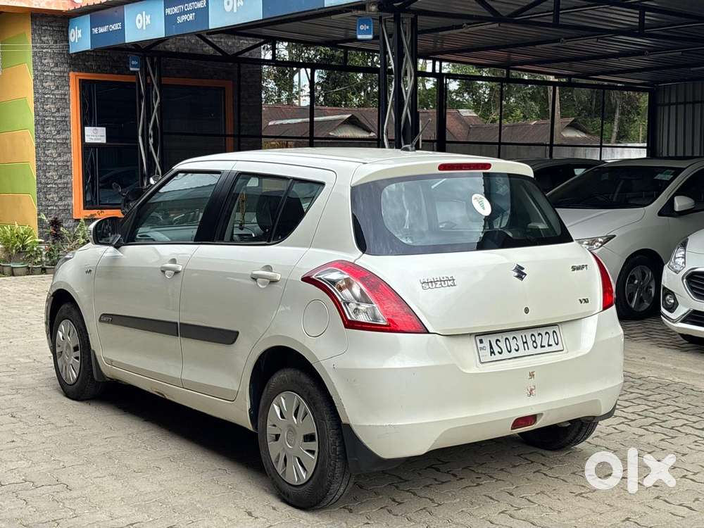Maruti Suzuki Swift Vxi + Manual, 2012, Petrol