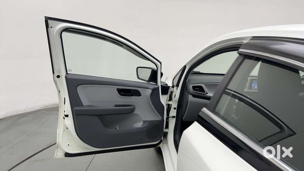 Tata Altroz 1.2 Xm Plus, 2021, Petrol