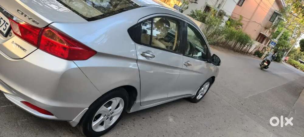 Honda City 1.5 V 2015