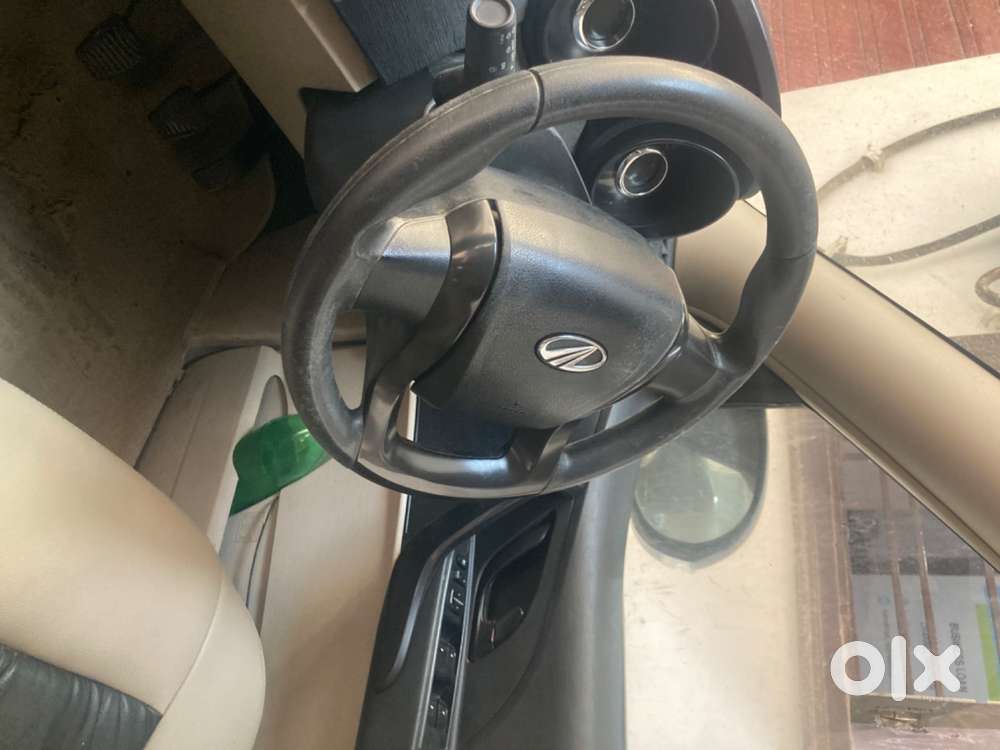 Mahindra Xuv500 W8 2015
