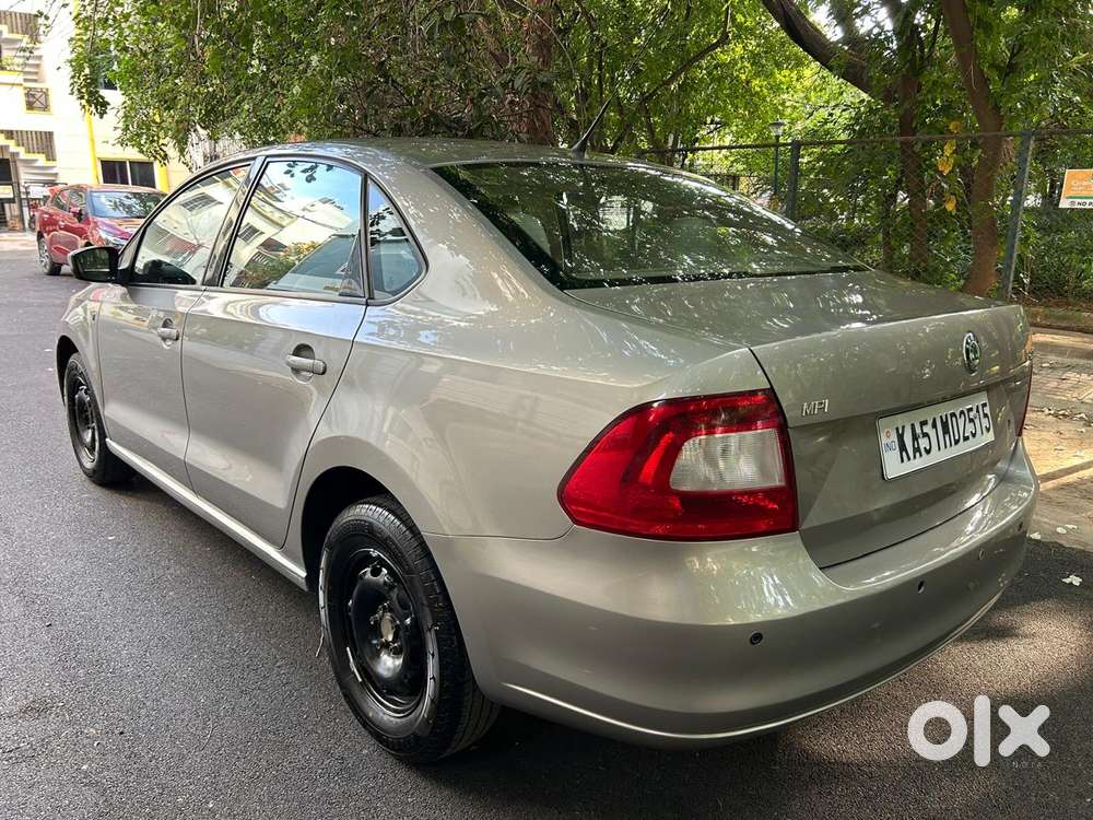 Skoda Rapid 1.6 Mpi Ambition, 2012, Petrol