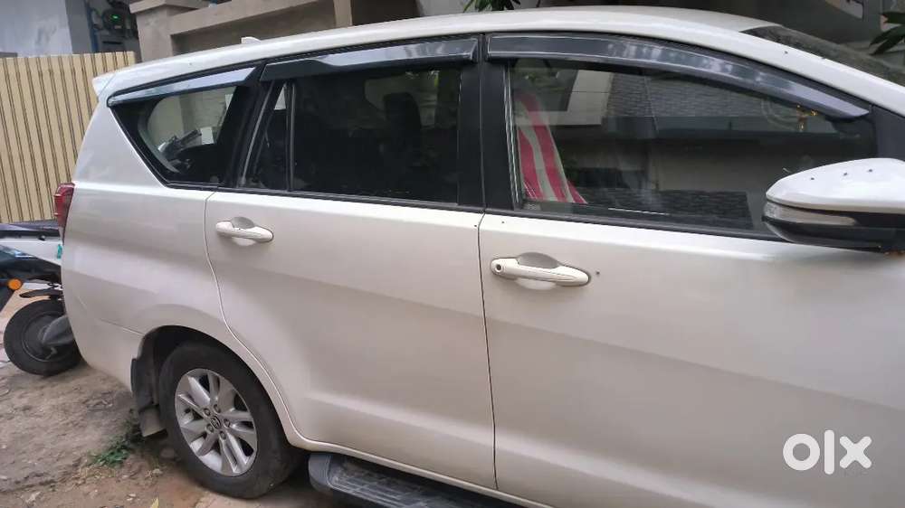 Toyota Innova Crysta 2016