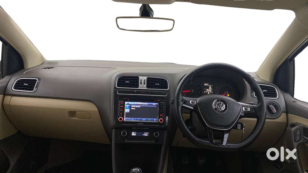 Volkswagen Vento 1.6 Highline, 2016, Petrol